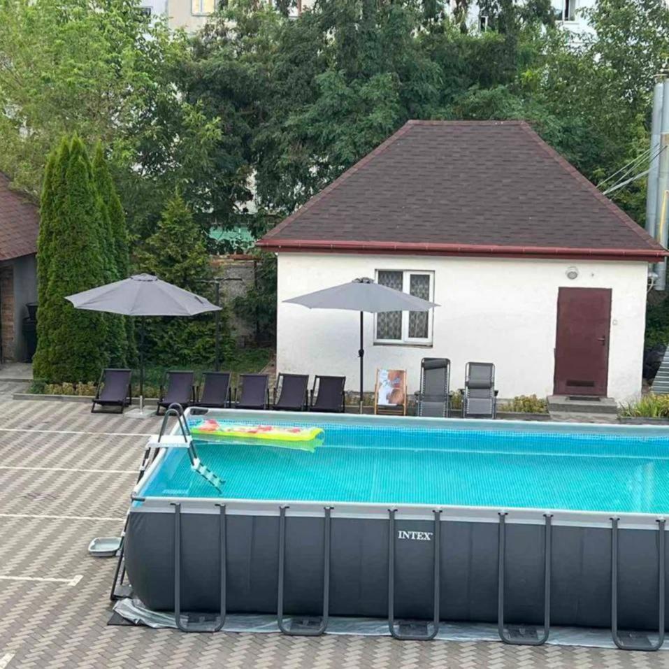 Stara Vezha Hotel Boryspilʼ Dış mekan fotoğraf