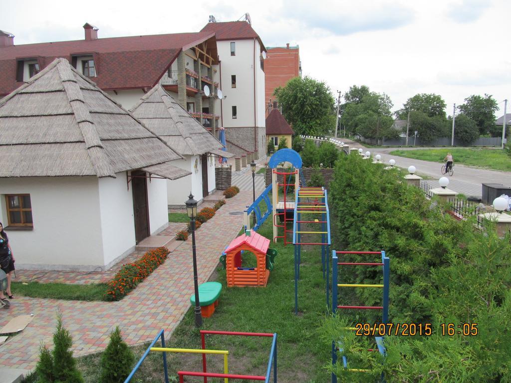 Stara Vezha Hotel Boryspilʼ Dış mekan fotoğraf