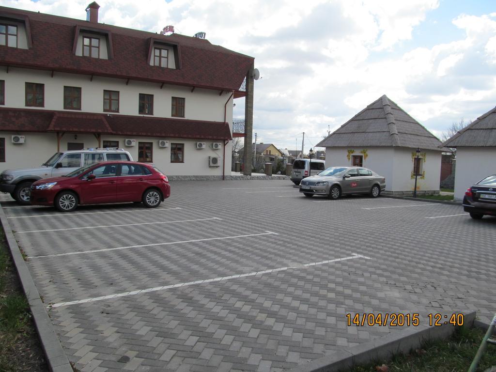 Stara Vezha Hotel Boryspilʼ Dış mekan fotoğraf