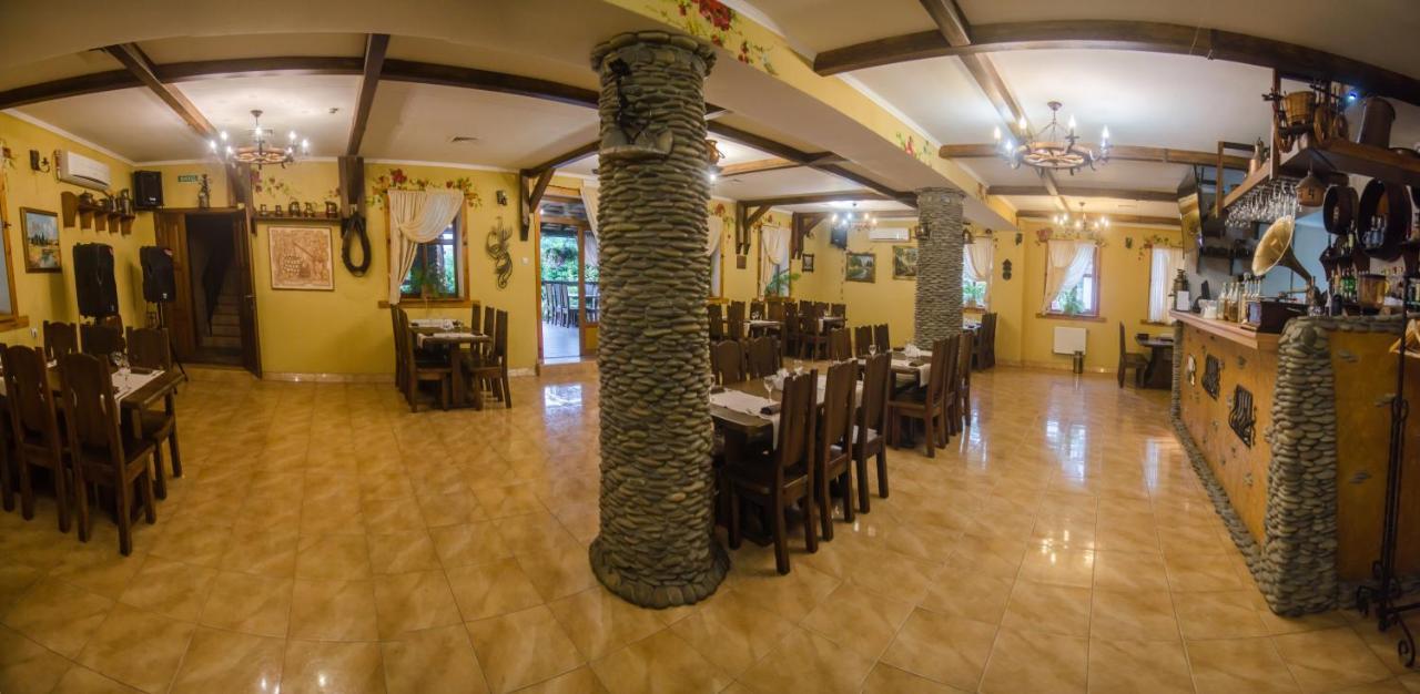 Stara Vezha Hotel Boryspilʼ Dış mekan fotoğraf