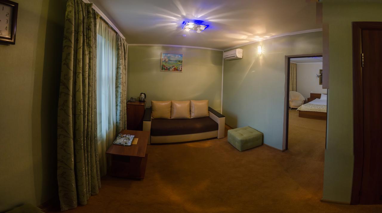Stara Vezha Hotel Boryspilʼ Dış mekan fotoğraf