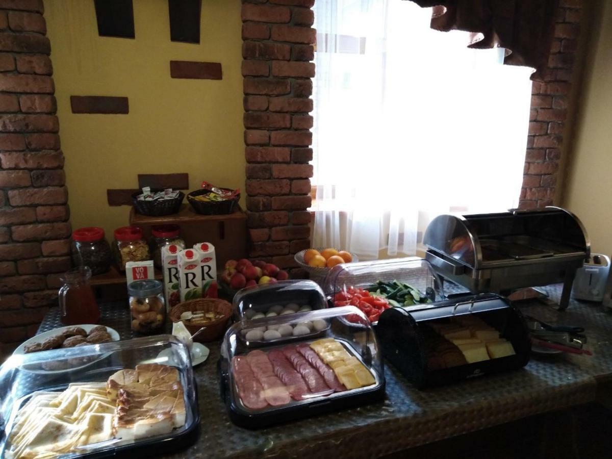 Stara Vezha Hotel Boryspilʼ Dış mekan fotoğraf