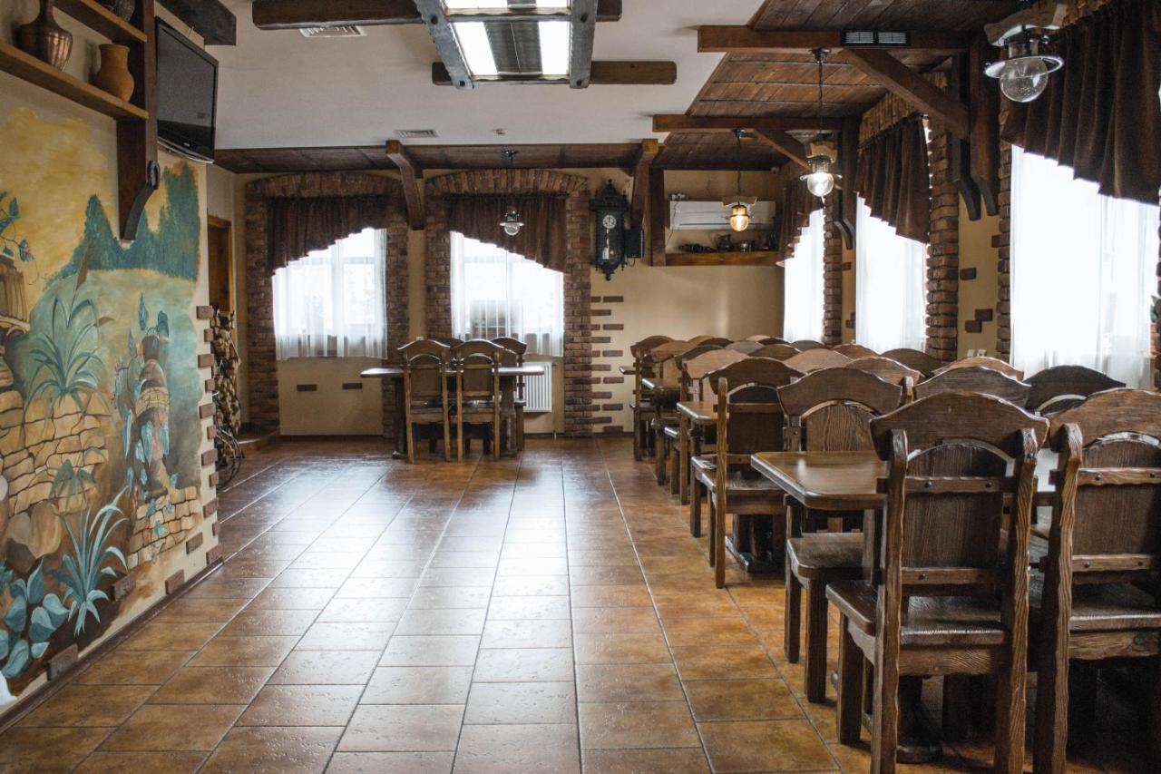 Stara Vezha Hotel Boryspilʼ Dış mekan fotoğraf