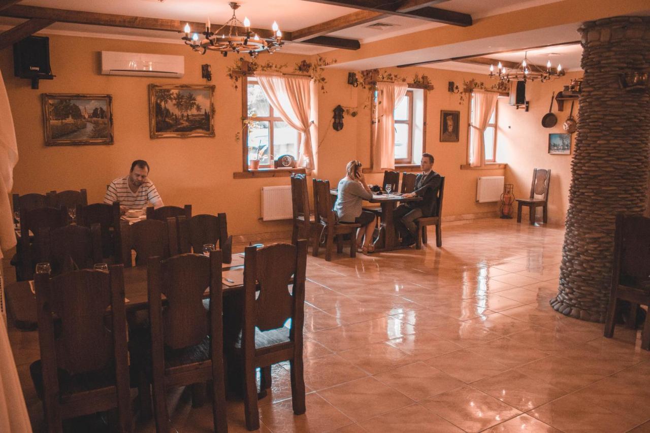 Stara Vezha Hotel Boryspilʼ Dış mekan fotoğraf