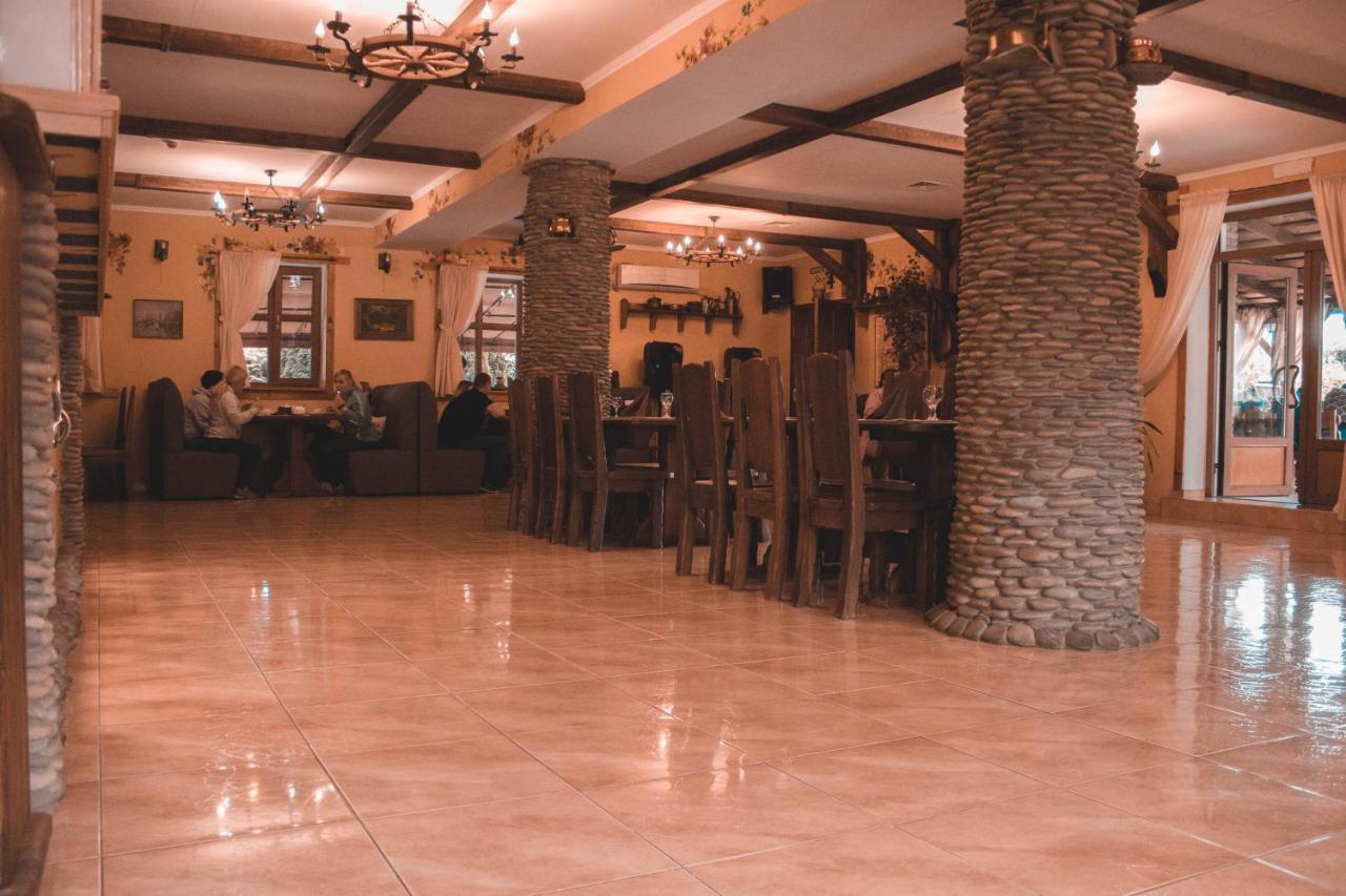 Stara Vezha Hotel Boryspilʼ Dış mekan fotoğraf