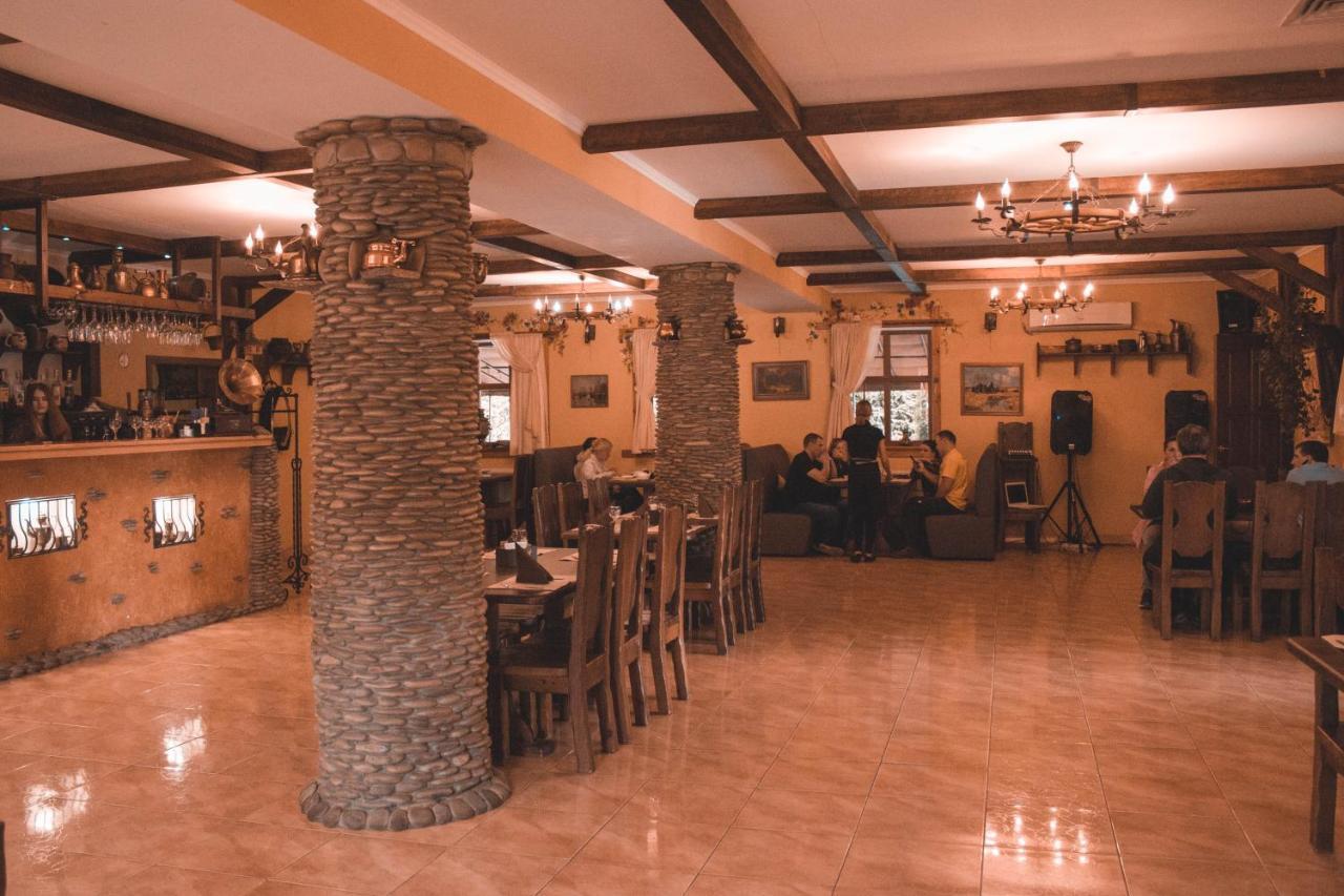 Stara Vezha Hotel Boryspilʼ Dış mekan fotoğraf