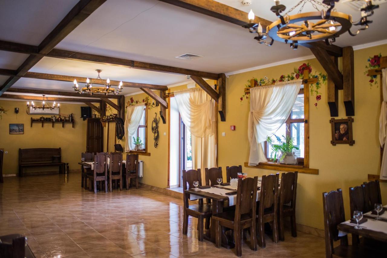Stara Vezha Hotel Boryspilʼ Dış mekan fotoğraf