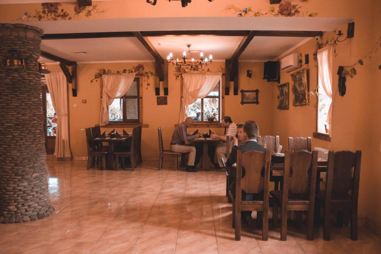 Stara Vezha Hotel Boryspilʼ Dış mekan fotoğraf