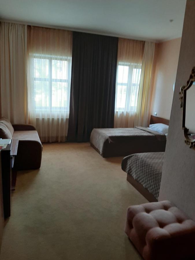 Stara Vezha Hotel Boryspilʼ Dış mekan fotoğraf