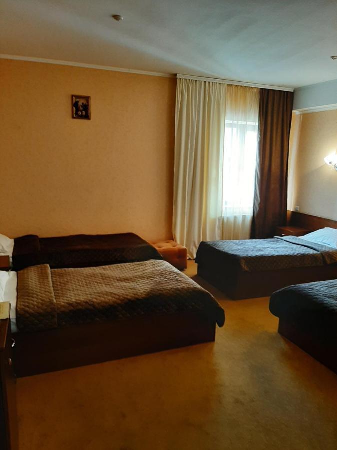 Stara Vezha Hotel Boryspilʼ Dış mekan fotoğraf
